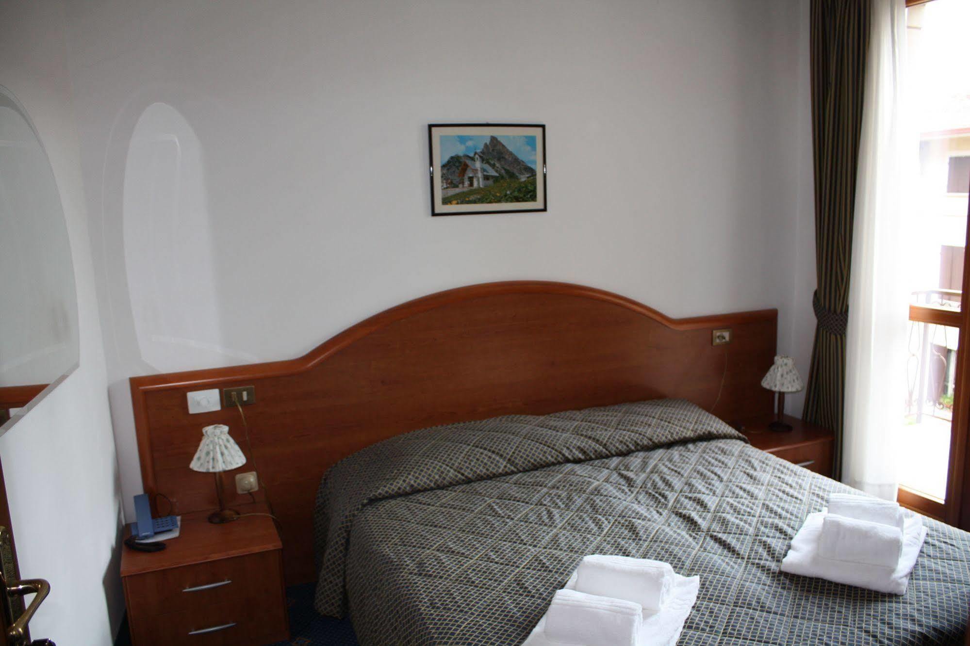 Garni Hotel Tignale, Gtsgroup מראה חיצוני תמונה